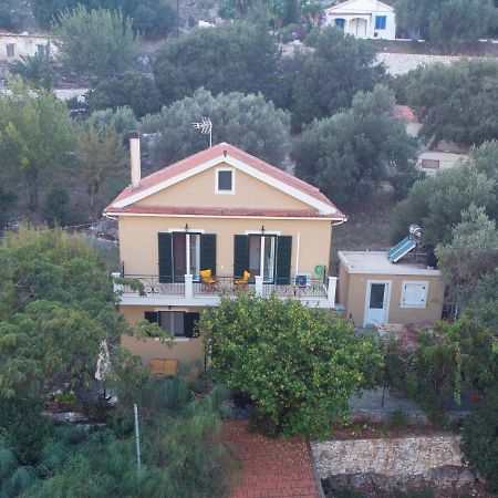 Almond Trees Cottage Divarata Exterior foto