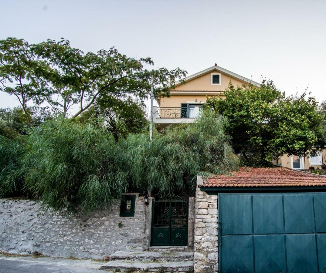 Almond Trees Cottage Divarata Exterior foto